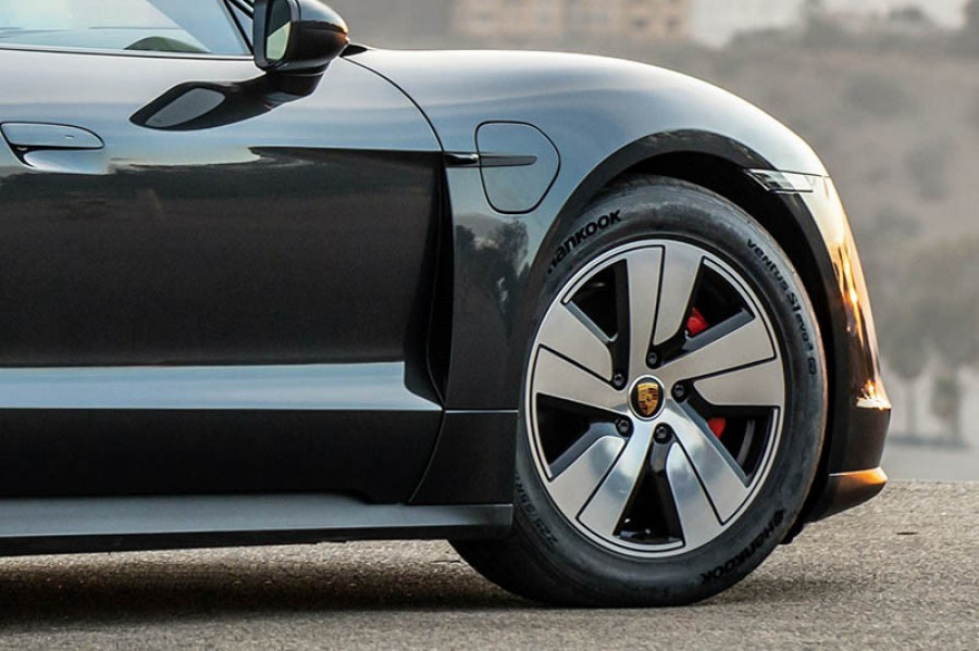 Hankook supplies special e tyres for porsche taycan 68196
