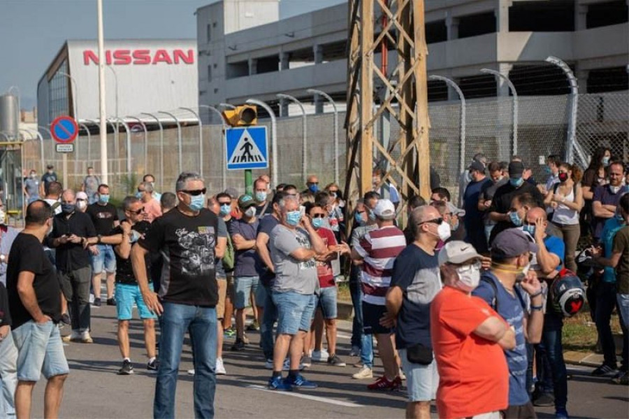Cierre nissan 66662