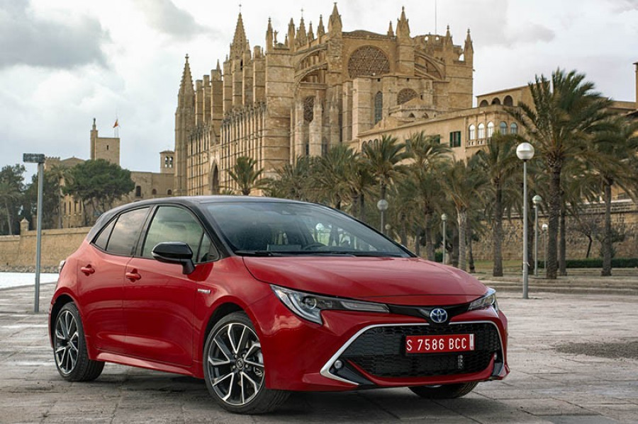 Toyota corolla hires 61594