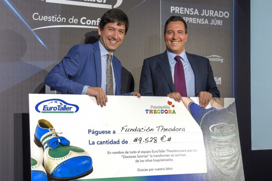 Entrega del cheque eurotaller theodora 48830