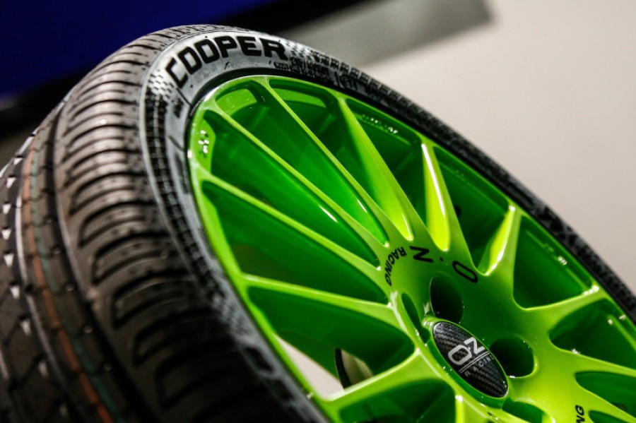 Cooper zeon cs8 world rx edition tyre lr 46558