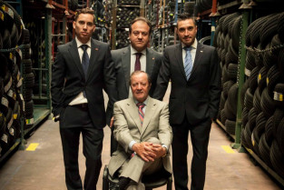 El equipo directivo de grupo andres presidido por d. eustaquio andres opt 41340