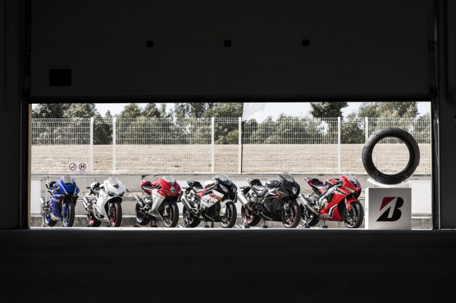 2017 bseu r11 monteblanco photoshoot static 10 med 38824
