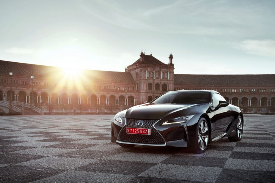 2016 lexus lc500h static 5 31711