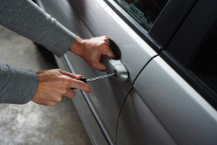 Car g887796f21 1280