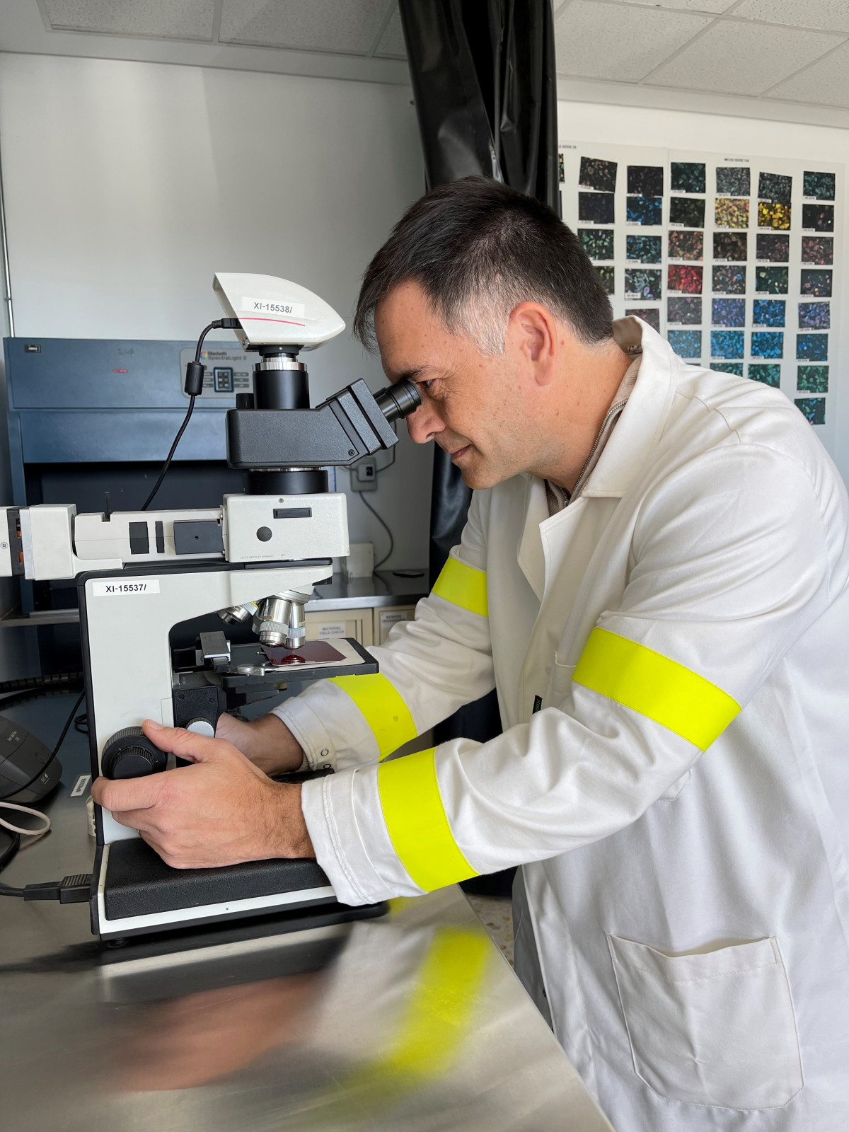 Carlos 11 en el laboratorio