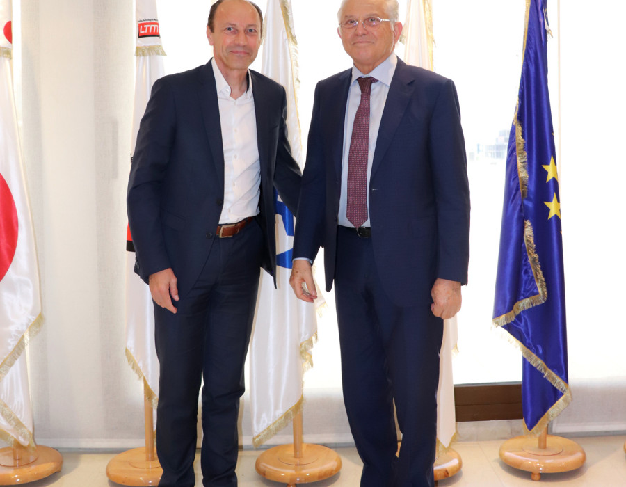 Fotos de dos representantes