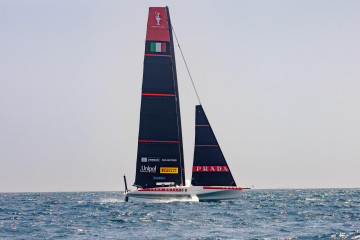 Luna Rossa low res