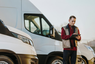 Fleet manager tablet 2 medium