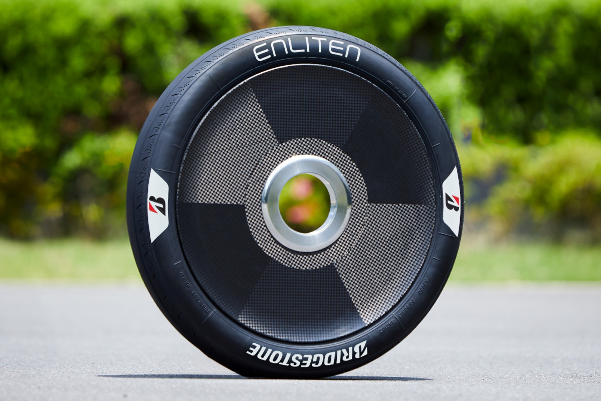 1920 reifenmitenlitentechnologienfuumlrdiebridgestoneworldsolarchallenge2025