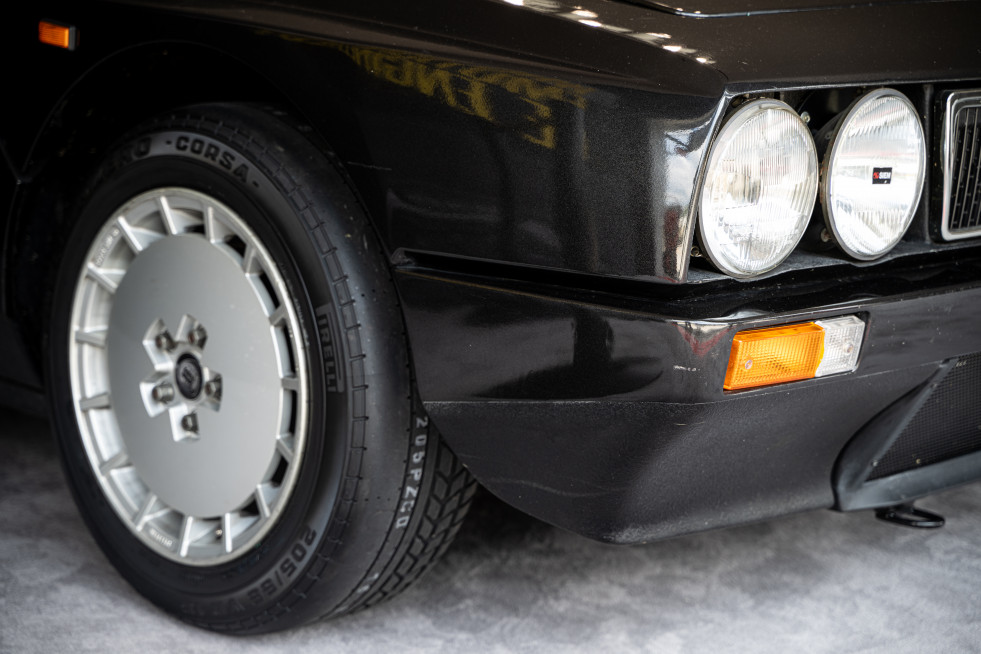 P Zero Tyre 02